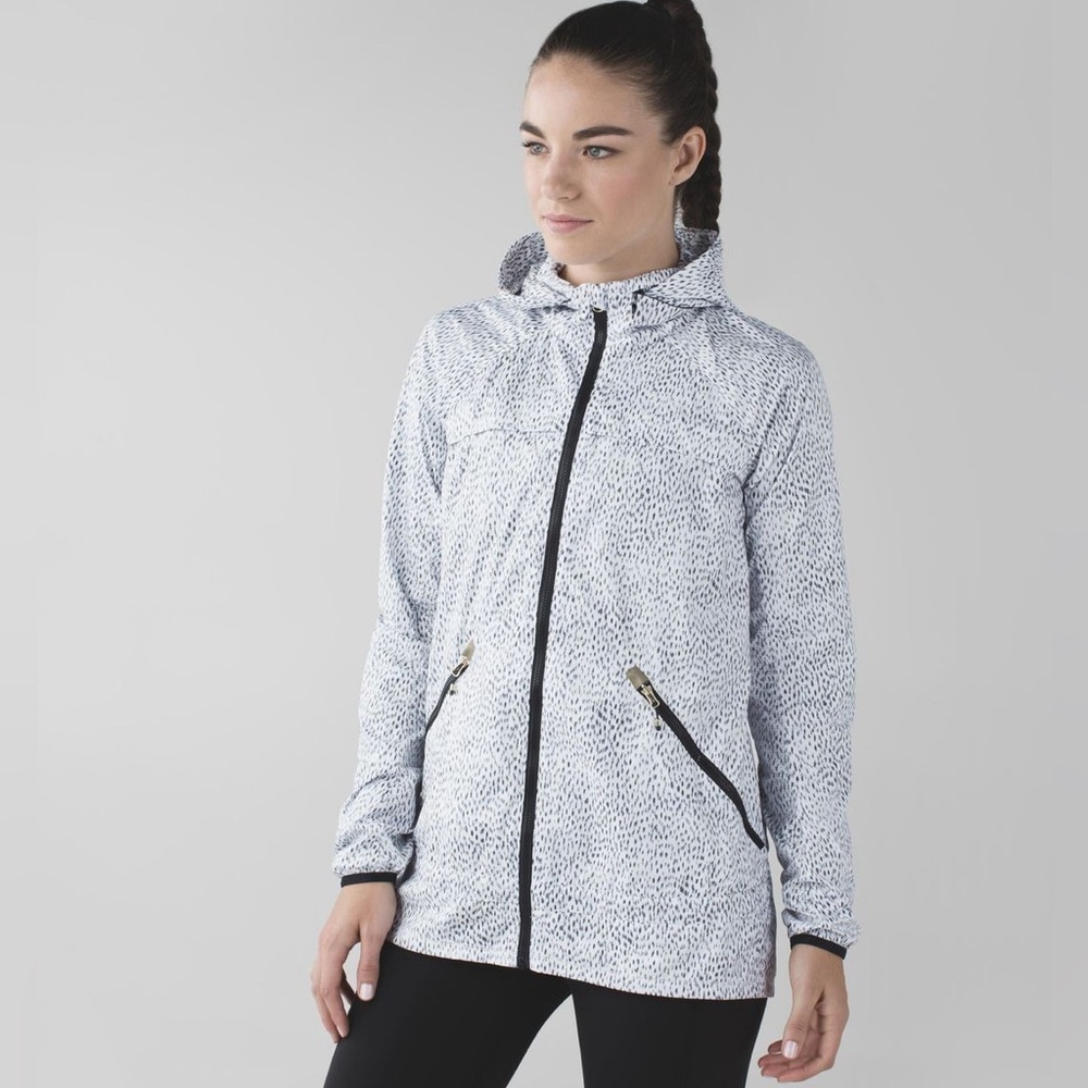Lululemon Miss Misty II jacket in the "Dottie Dash White‎ Black